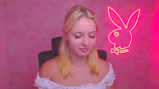 Snapshot of Milka_kiss_ chatting on September 2025 05:51:02 AM Milka kiss online show from September 2025 05:51:02 AM