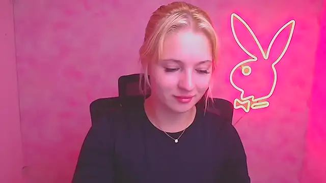 Snapshot of Milka_kiss_ chatting on September 2025 11:11:02 AM Milka kiss online show from September 2025 11:11:02 AM