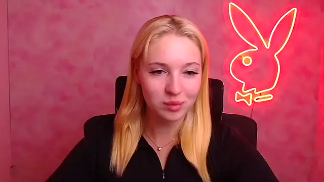 Snapshot of Milka_kiss_ chatting on October 2025 05:59:02 AM Milka kiss online show from October 2025 05:59:02 AM