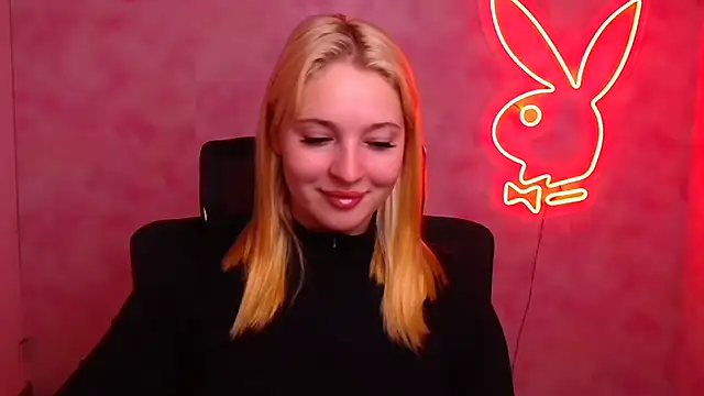 Snapshot of Milka_kiss_ chatting on October 2025 11:41:02 AM Milka kiss online show from October 2025 11:41:02 AM