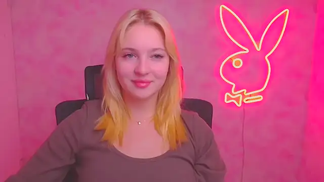 Snapshot of Milka_kiss_ chatting on October 2025 05:41:02 AM Milka kiss online show from October 2025 05:41:02 AM