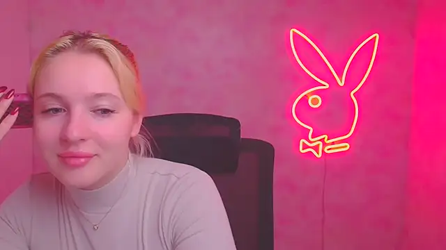 Snapshot of Milka_kiss_ chatting on October 2025 11:29:01 AM Milka kiss online show from October 2025 11:29:01 AM