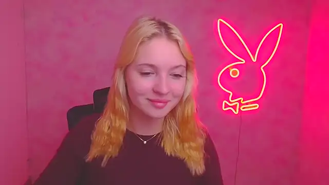 Snapshot of Milka_kiss_ chatting on October 2025 09:46:02 AM Milka kiss online show from October 2025 09:46:02 AM