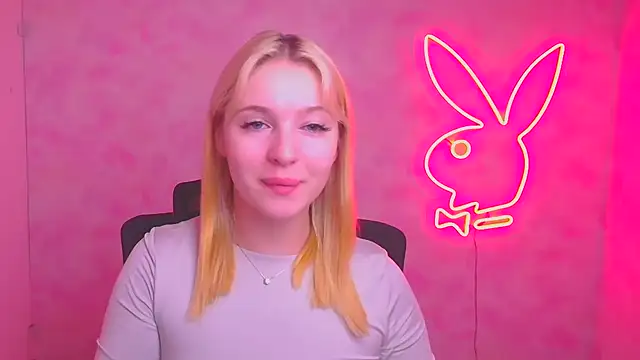 Snapshot of Milka_kiss_ chatting on October 2025 12:39:02 PM Milka kiss online show from October 2025 12:39:02 PM