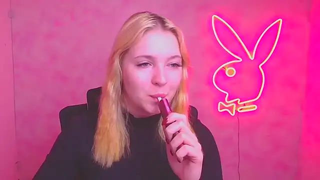 Snapshot of Milka_kiss_ chatting on October 2025 07:09:02 AM Milka kiss online show from October 2025 07:09:02 AM