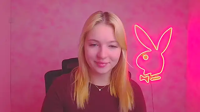 Snapshot of Milka_kiss_ chatting on November 2025 12:38:01 PM Milka kiss online show from November 2025 12:38:01 PM