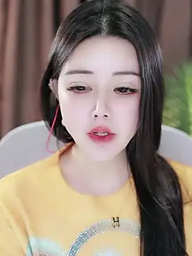 Snapshot of Qiaoqiao_ chatting on January 2025 05:09:02 PM Qiaoqiao online show from January 2025 05:09:02 PM