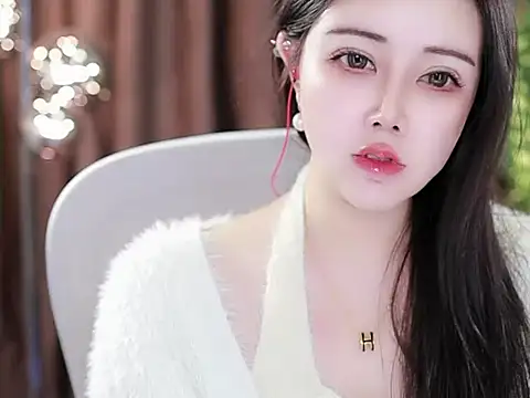 Snapshot of Qiaoqiao_ chatting on January 2025 10:37:02 AM Qiaoqiao online show from January 2025 10:37:02 AM