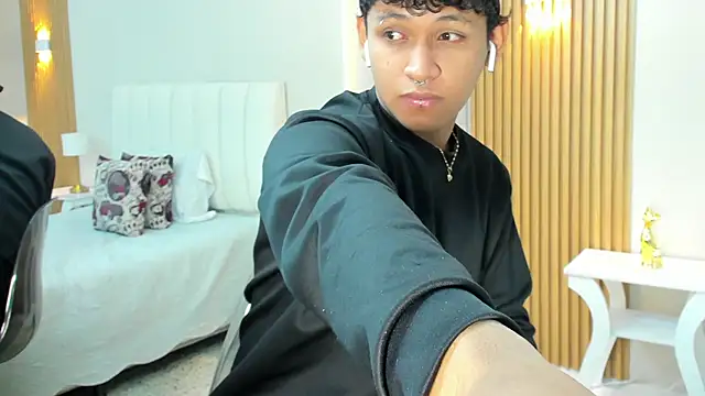 axel ps online show from October 2025 03:39:02 AM