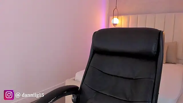 kosmic Angel online show from February 2025 12:58:01 PM