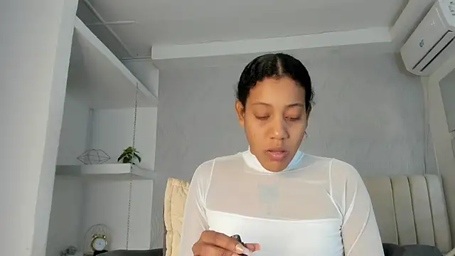 flavia cruz online show from May 2026 12:10:01 PM