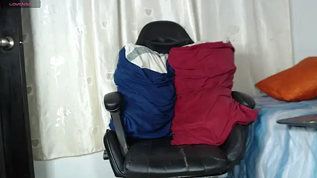 Snapshot of tizziano_castillo_ chatting on January 2025 01:35:01 AM tizziano castillo online show from January 2025 01:35:01 AM