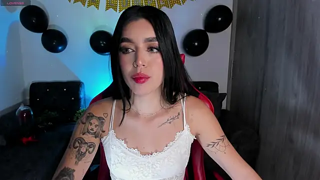 Snapshot of zoee_jackson chatting on April 2026 04:05:02 AM zoee jackson online show from April 2026 04:05:02 AM