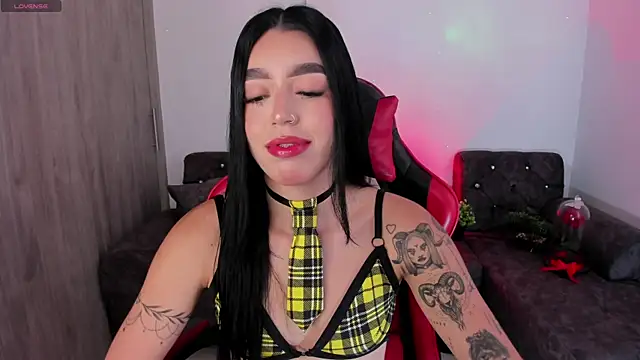Snapshot of zoee_jackson chatting on April 2026 10:12:02 PM zoee jackson online show from April 2026 10:12:02 PM