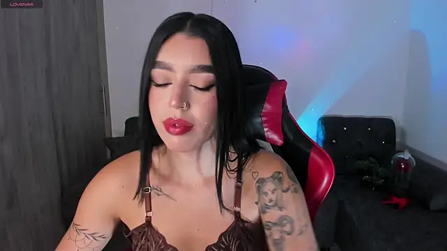 Snapshot of zoee_jackson chatting on May 2026 03:33:02 AM zoee jackson online show from May 2026 03:33:02 AM