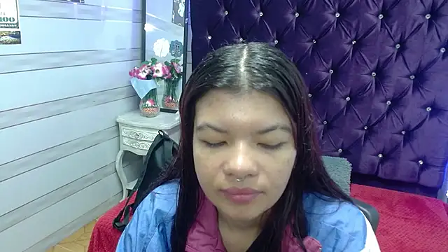 lorecherry online show from September 2025 05:24:02 PM