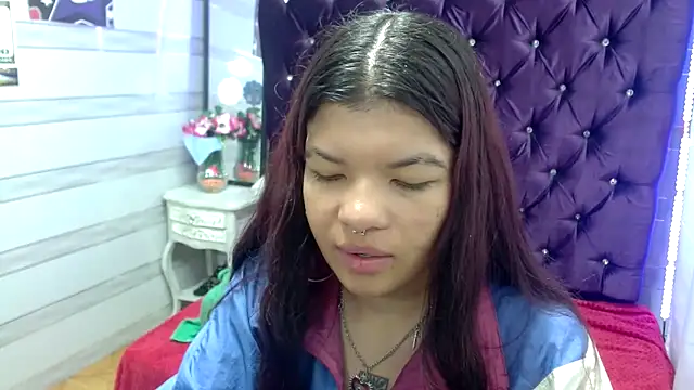 lorecherry online show from September 2025 03:46:01 PM