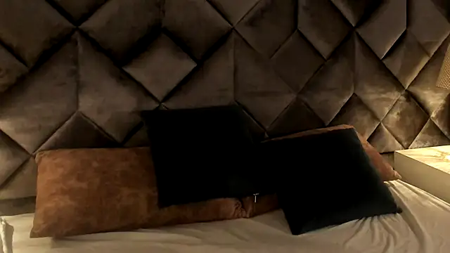 Luisa0110 online show from March 2026 03:48:01 PM