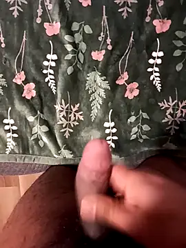 me in online show from December 2025 04:41:01 AM