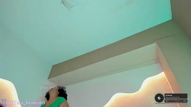 yerabrown69 online show from January 2025 12:35:01 PM