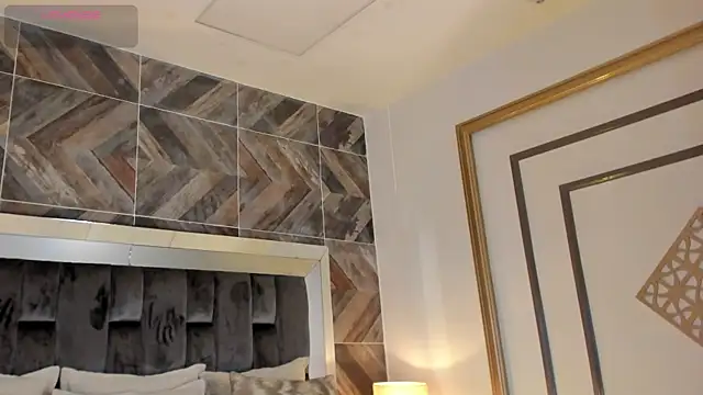 Snapshot of TaniaSmith1 chatting on September 2025 11:10:02 PM TaniaSmith1 online show from September 2025 11:10:02 PM