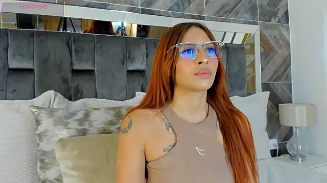 Snapshot of TaniaSmith1 chatting on October 2025 11:05:01 PM TaniaSmith1 online show from October 2025 11:05:01 PM