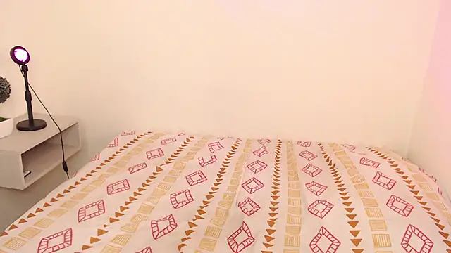 michaela cox online show from October 2025 07:23:02 PM