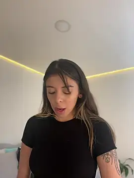 Snapshot of AmmyCollinsW chatting on March 2026 09:21:02 PM AmmyCollinsW online show from March 2026 09:21:02 PM