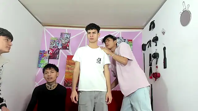 Snapshot of Fresahot2005 chatting on December 2024 07:40:02 PM Fresahot2005 online show from December 2024 07:40:02 PM