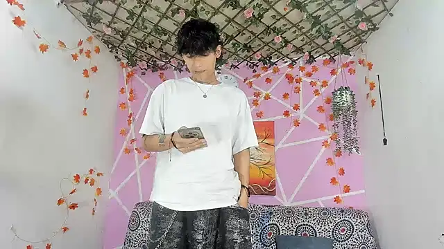 Snapshot of Fresahot2005 chatting on December 2025 02:01:02 PM Fresahot2005 online show from December 2025 02:01:02 PM