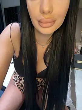 Snapshot of amirahylerr chatting on January 2025 08:47:01 PM amirahylerr online show from January 2025 08:47:01 PM