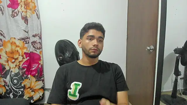 Snapshot of Dante_Damare chatting on December 2024 04:29:02 AM Dante Damare online show from December 2024 04:29:02 AM
