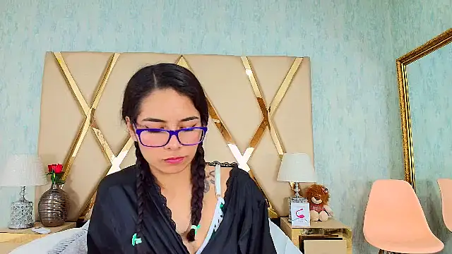 Snapshot of NicoleEsposito chatting on February 2025 09:42:01 AM NicoleEsposito online show from February 2025 09:42:01 AM