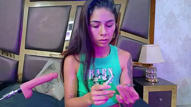 NicoleEsposito online show from November 2025 01:22:02 PM