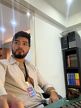 Snapshot of _tony8 chatting on November 2025 04:40:01 PM tony8 online show from November 2025 04:40:01 PM