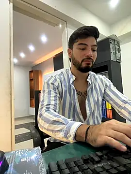 Snapshot of _tony8 chatting on November 2025 04:49:01 PM tony8 online show from November 2025 04:49:01 PM