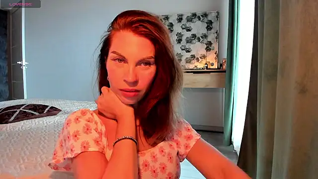 Snapshot of Selena_Rase chatting on October 2025 09:09:01 AM Selena Rase online show from October 2025 09:09:01 AM