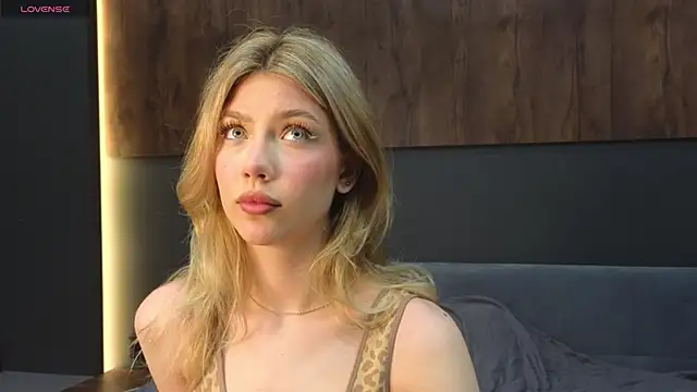 Rainaslater online show from February 2025 10:19:01 PM