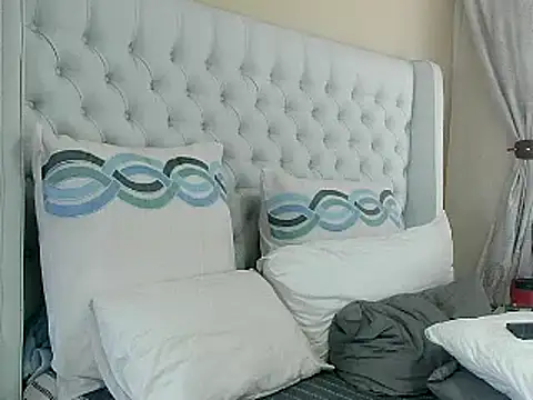 Snapshot of Carocurvy chatting on March 2025 09:32:02 AM Carocurvy online show from March 2025 09:32:02 AM