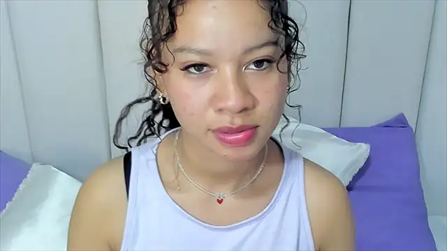 Snapshot of brithany_rousee chatting on February 2025 07:13:01 PM brithany rousee online show from February 2025 07:13:01 PM