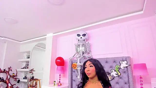 HaileeRoberts online show from October 2025 12:38:02 PM