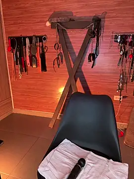 Snapshot of yey_bdsm chatting on April 2026 04:22:01 PM yey bdsm online show from April 2026 04:22:01 PM
