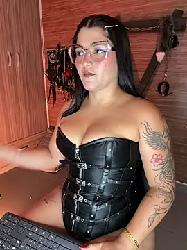 Snapshot of yey_bdsm chatting on April 2026 05:04:02 PM yey bdsm online show from April 2026 05:04:02 PM
