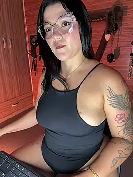 Snapshot of yey_bdsm chatting on May 2026 04:56:02 PM yey bdsm online show from May 2026 04:56:02 PM