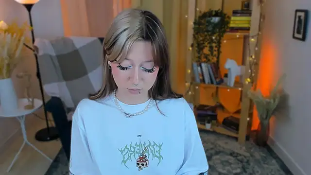 SaintGirl online show from January 2025 06:27:01 PM
