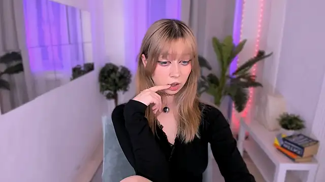 SaintGirl online show from March 2025 08:54:01 PM
