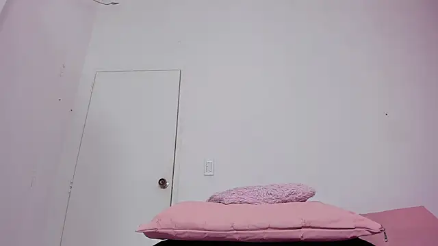 Snapshot of antonella_bonne chatting on March 2025 01:21:02 AM antonella bonne online show from March 2025 01:21:02 AM
