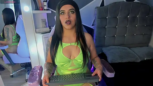 Snapshot of alyssa_magiic chatting on May 2026 06:02:02 PM alyssa magiic online show from May 2026 06:02:02 PM