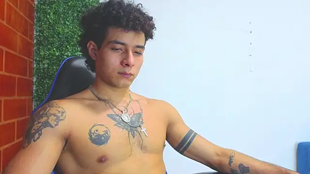 Snapshot of Demitryo chatting on February 2026 02:08:02 AM Demitryo online show from February 2026 02:08:02 AM