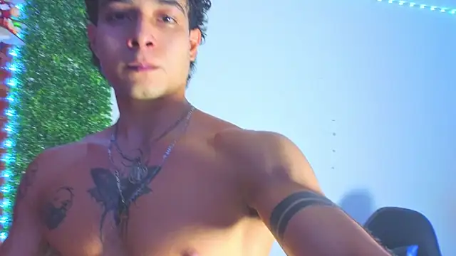 Snapshot of Demitryo chatting on February 2026 09:10:02 AM Demitryo online show from February 2026 09:10:02 AM